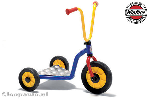 Scooter with 3 wheels