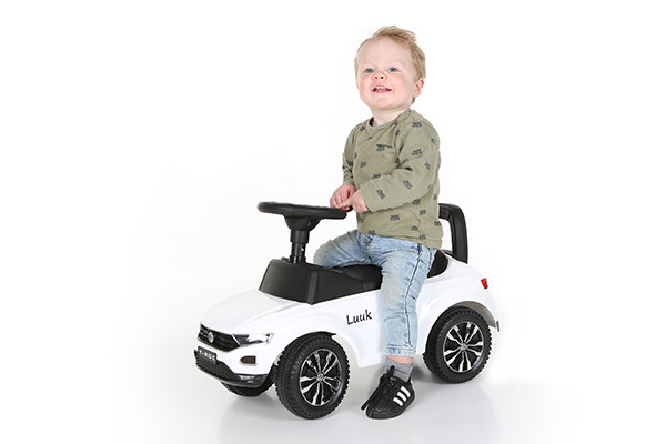 James is 16 maanden oud.