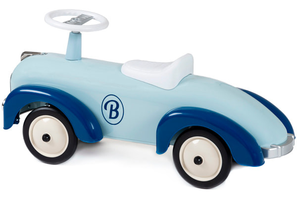 Vier wielen met rubberen banden