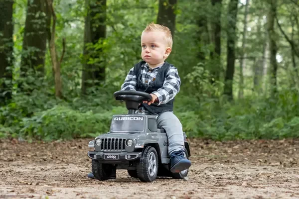 Een stoere loopauto