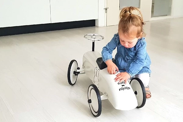 Met tankdopje achterop