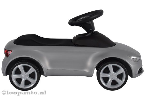 De Audi heeft een lengte van 71 cm.