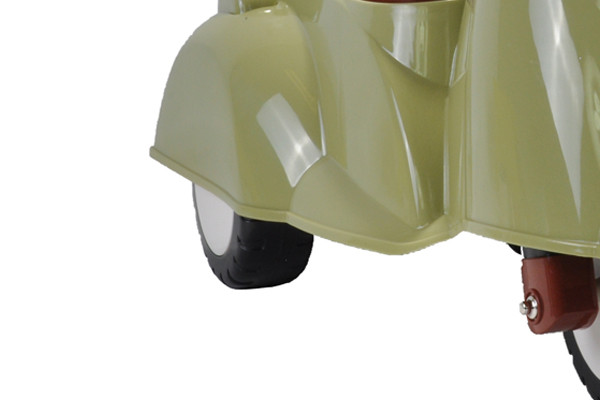 Drie wielen onder de scooter