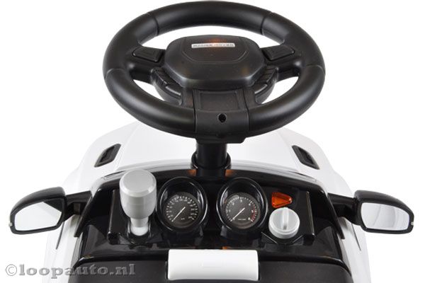 Stuur met knopjes en geluidjes.