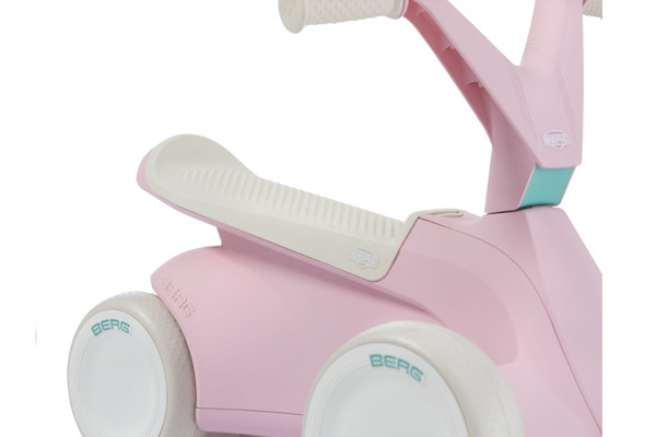 Langwerpig zadel die meegroeit.