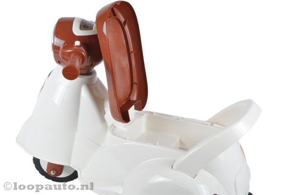 Opbergbak onder de zitting.