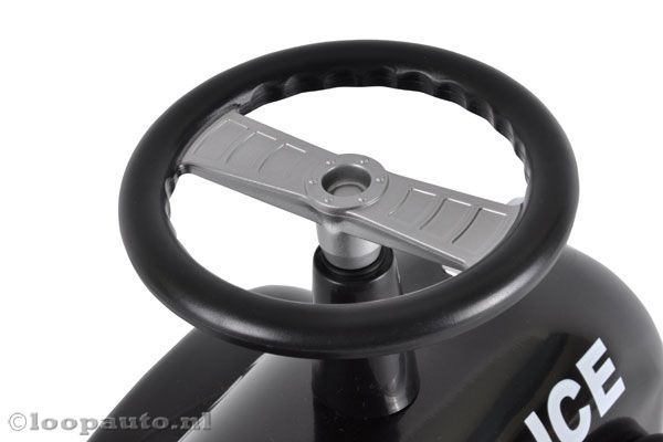 Soepel draaiend kunststof stuur.