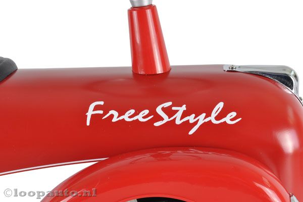 Mooie witte letters FREE STYLE