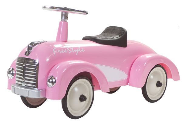 De Jessica heeft een echt werkend stuur en kunststof zitting.