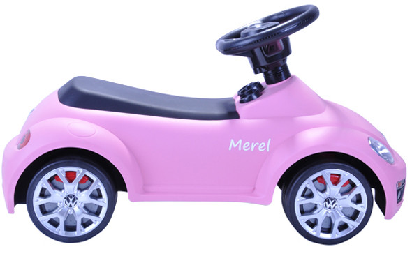 De Volkswagen ziet er met deze sticker nóg leuker uit.