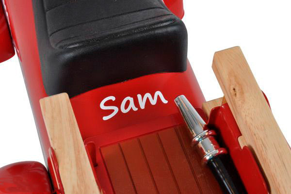 Optioneel: witte stickers met eigen naam.