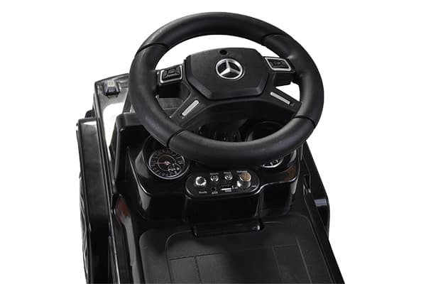 Claxon en startmotor geluid.