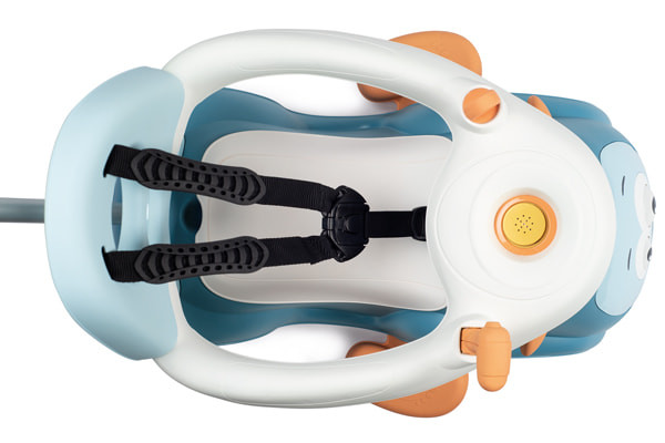 Met veiligheidsbeugel en -gordel